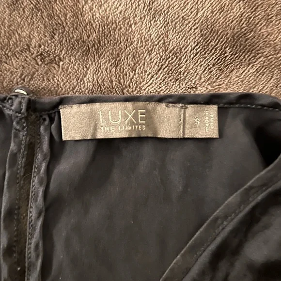 Sophisticated Luxe The Limited Black Sleeveless Shell with Ruffles - S - Picture 3 of 3